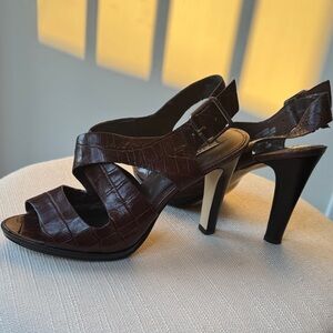 Bandolino Dark Brown Croc-Embossed Heels size 6.5. 0161